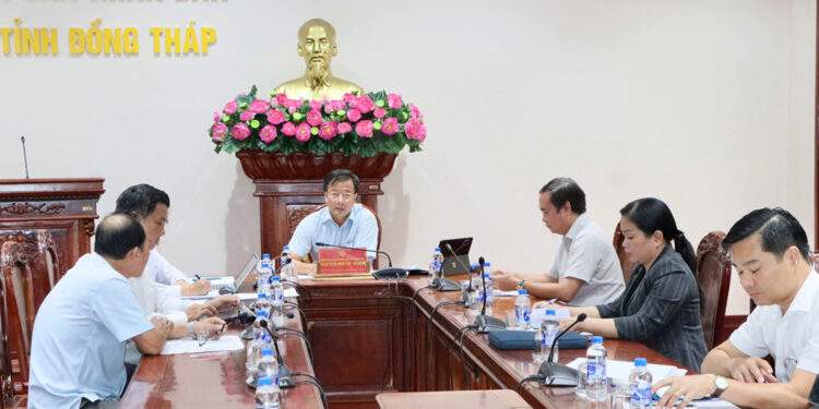 Phó Chủ tịch Ủy ban nhân dân tỉnh Nguyễn Phước Thiện chủ trì buổi làm việc - Nguồn: Cổng thông tin điện tử Đồng Tháp