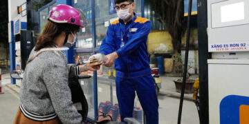 Gasoline prices increase - VnExpress International