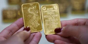 Gold prices continue to fall