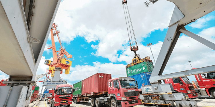 TP.Hồ Chí Minh xác định phát triển hạ tầng chiến lược, kinh tế số, công nghiệp công nghệ cao, logistics và kinh tế biển là những động lực tăng trưởng quan trọng của Thành phố trong giai đoạn mới. Ảnh minh họa