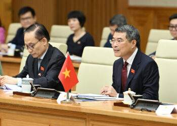 Thủ tướng Lê Minh Hưng chúc mừng những thành tựu quan trọng mà Chính phủ và nhân dân Hàn Quốc đã đạt được trong thời gian qua dưới sự lãnh đạo của Tổng thống Lee Jae Myung, Thủ tướng Lê Minh Hưng bày tỏ tin tưởng Hàn Quốc sẽ sớm hiện thực hóa Tầm nhìn