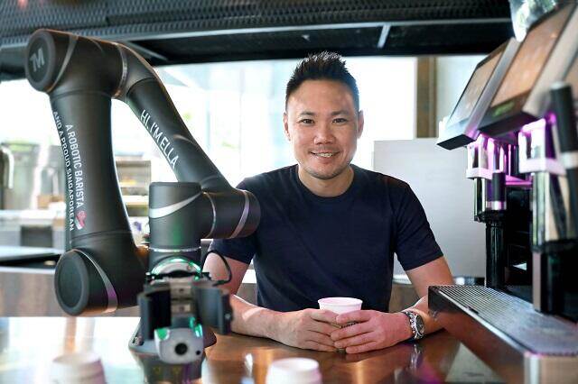 CEO bỏ ngành tài chính để xây dựng startup robot pha cà phê trị giá triệu USD - Ảnh 1. CEO bỏ ngành tài chính để xây dựng startup robot pha cà phê trị giá triệu USD - Ảnh 1.