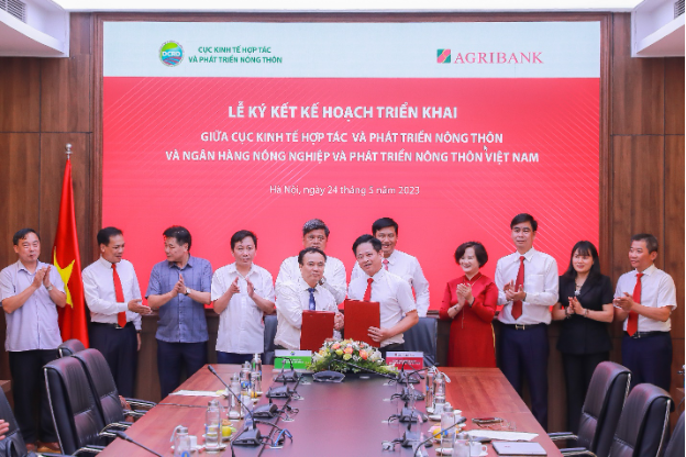 Agribank ký kết hợp tác với Bộ Nông nghiệp và Phát triển nông thôn - Ảnh 3. Agribank ký kết hợp tác với Bộ Nông nghiệp và Phát triển nông thôn - Ảnh 3.