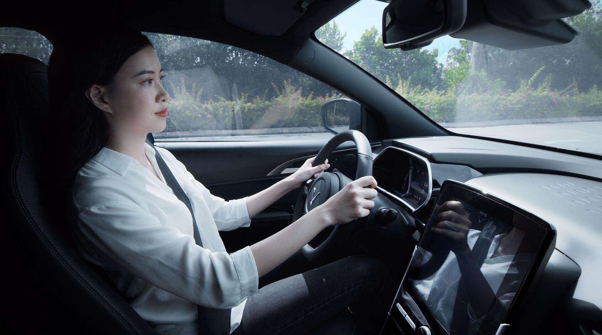 Mãn nhãn với màn ra mắt ô tô điện đầu tiên của Việt Nam - Ảnh 1. Mãn nhãn với màn ra mắt ô tô điện đầu tiên của Việt Nam - Ảnh 1.