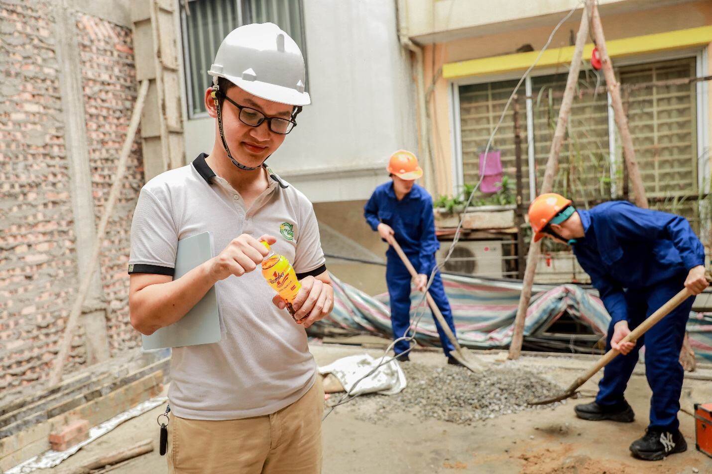 Nắng nóng làm giảm hiệu quả làm việc của người lao động - Ảnh 3. Nắng nóng làm giảm hiệu quả làm việc của người lao động - Ảnh 3.