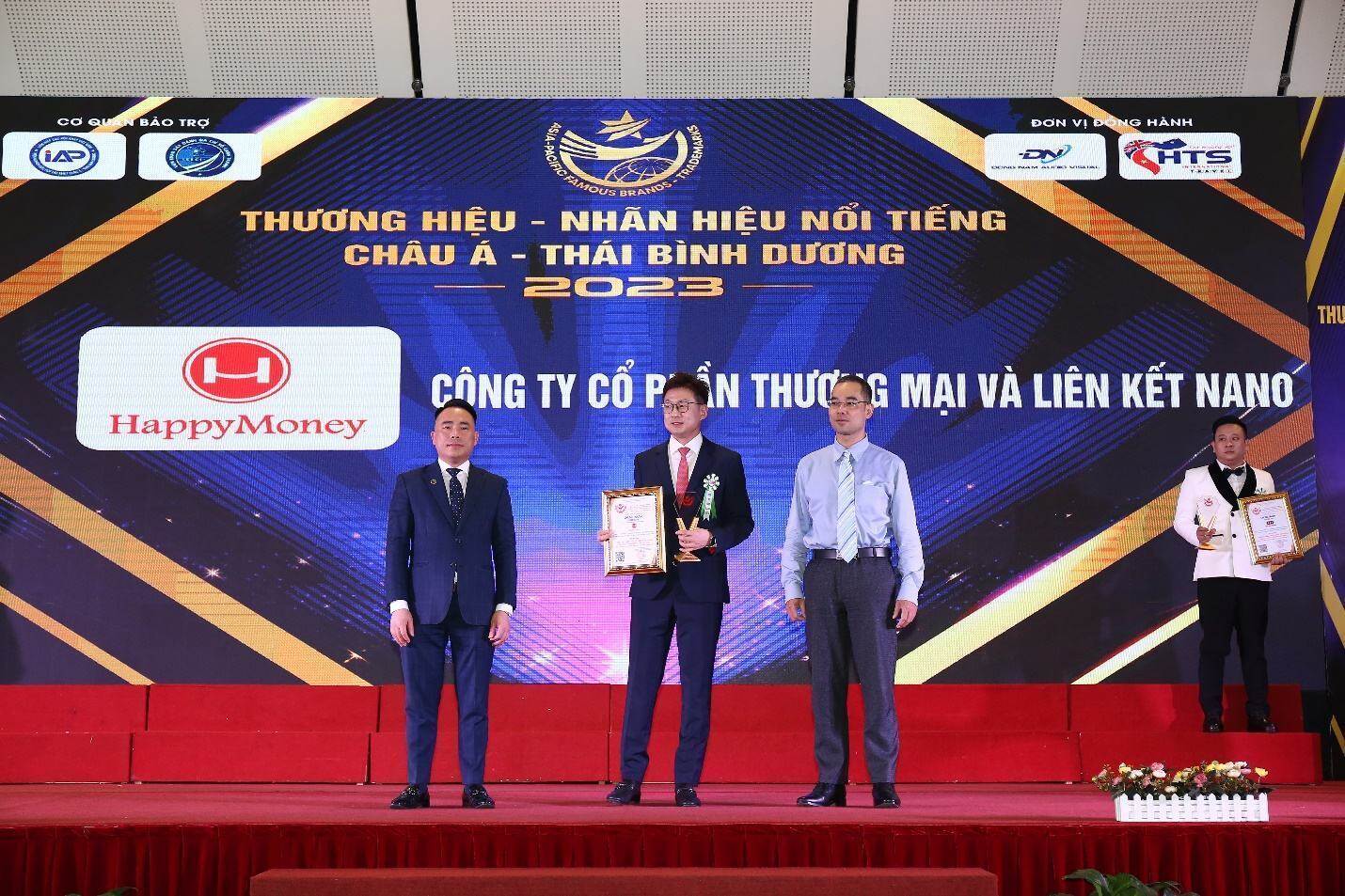 Happy Money nhận giải thưởng TOP 10 Thương hiệu nổi tiếng Châu Á - Thái Bình Dương 2023 - Ảnh 1. Happy Money nhận giải thưởng TOP 10 Thương hiệu nổi tiếng Châu Á - Thái Bình Dương 2023 - Ảnh 1.