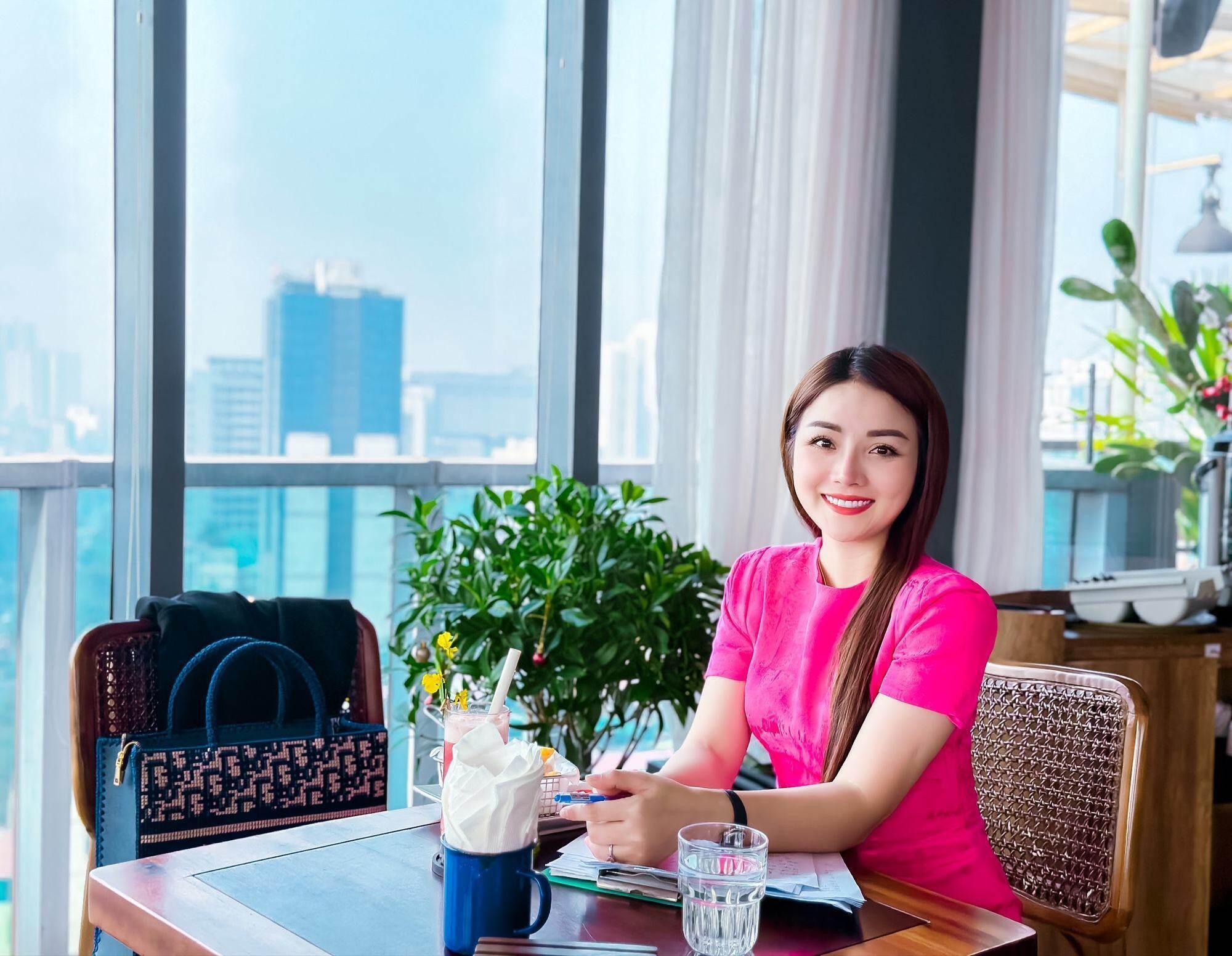 CEO Nguyễn Hiền - Từ nữ CEO bản lĩnh đến người truyền cảm hứng - Ảnh 3. CEO Nguyễn Hiền - Từ nữ CEO bản lĩnh đến người truyền cảm hứng - Ảnh 3.