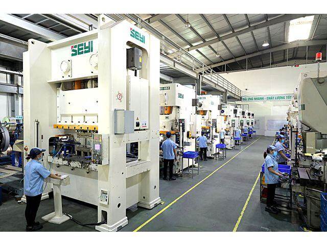 Nhiều doanh nghiệp điều chỉnh phụ tải để tiết kiệm điện - Ảnh 4. Nhiều doanh nghiệp điều chỉnh phụ tải để tiết kiệm điện - Ảnh 4.