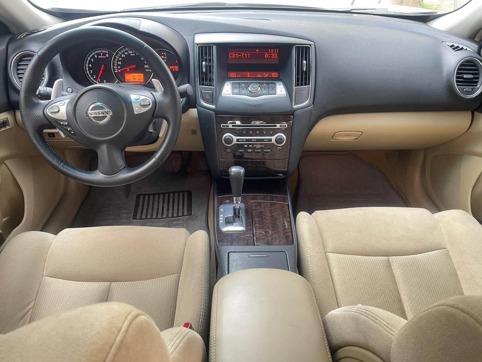 'Ngắm' Nissan Maxima 2011 siêu 'hiếm' tại Việt Nam - Ảnh 3. 'Ngắm' Nissan Maxima 2011 siêu 'hiếm' tại Việt Nam - Ảnh 3.